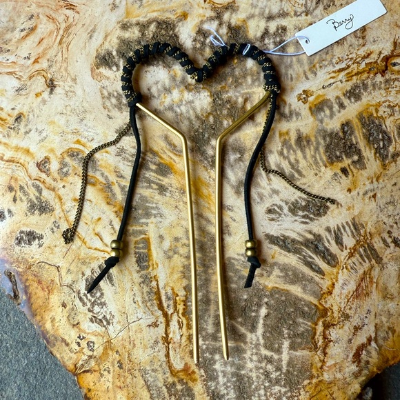 New🌟Free people-Gold and Black Heart Hair Pin - Picture 3 of 4